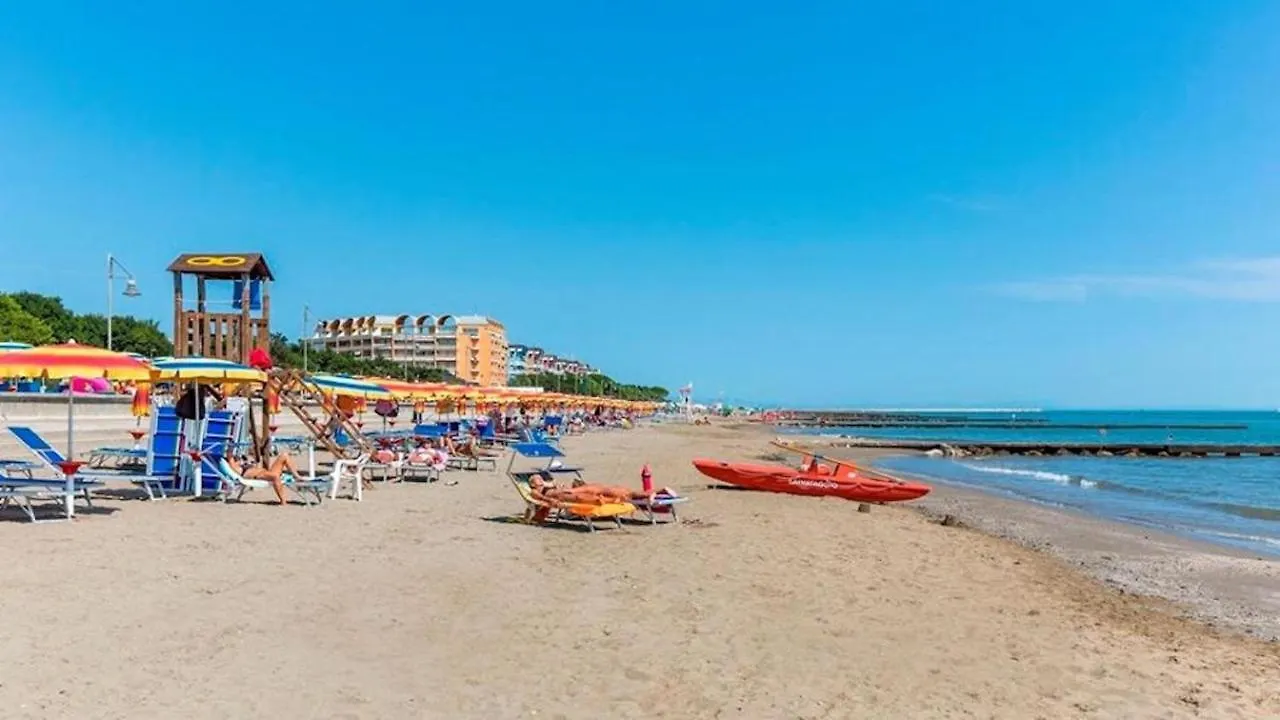 Апартаменты Relax And Enjoy Our Sea View Flat - Beahost Порто-Санта-Маргерита-ди-Каорле